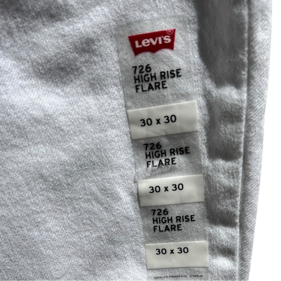 🌻NEW w.tags Levi's White 726 High Rise Flare Jeans Women's Size 30 - Picture 12 of 14